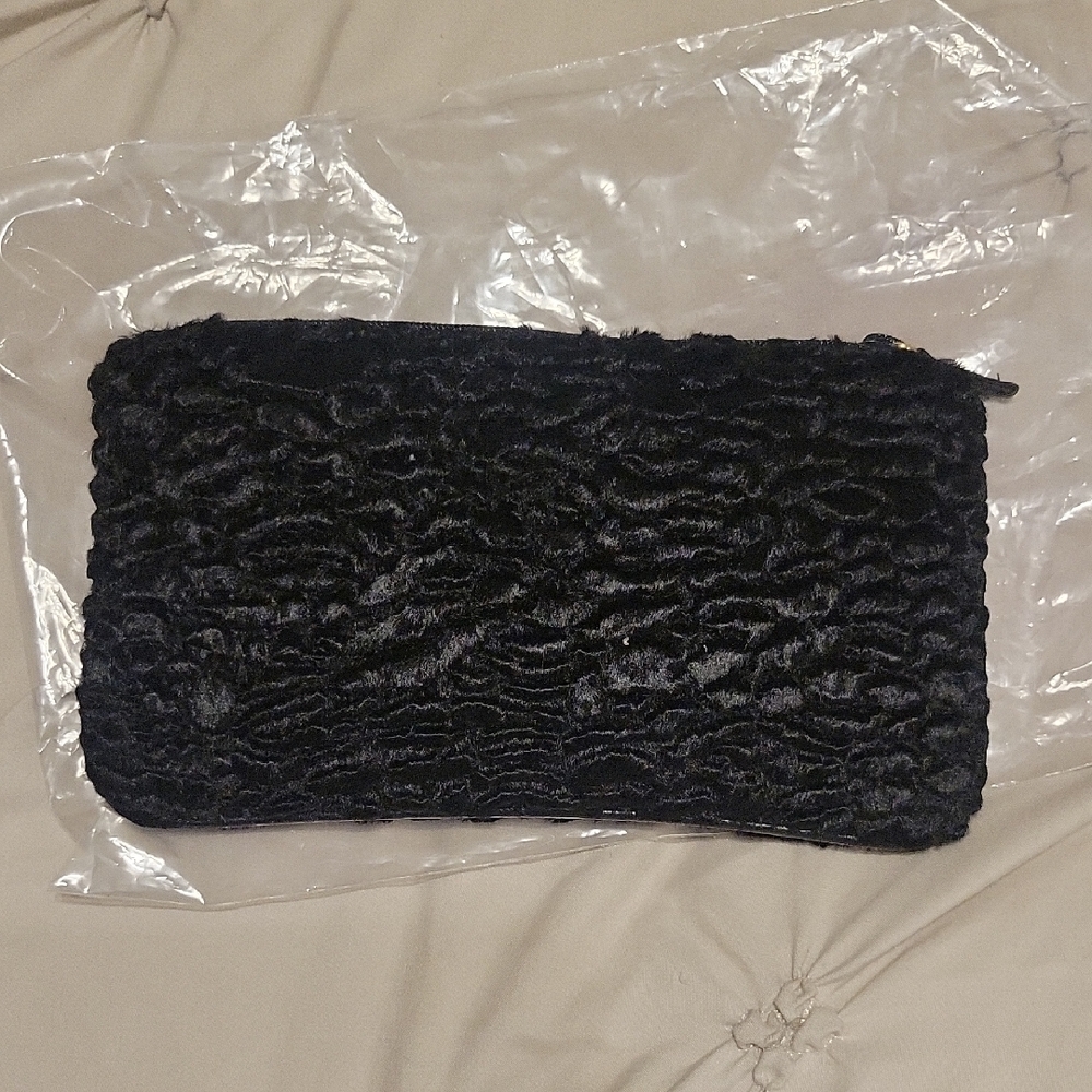 NEW! Glamorous Glenda Gies Zippered Black Textured Clutch 5x9.25"